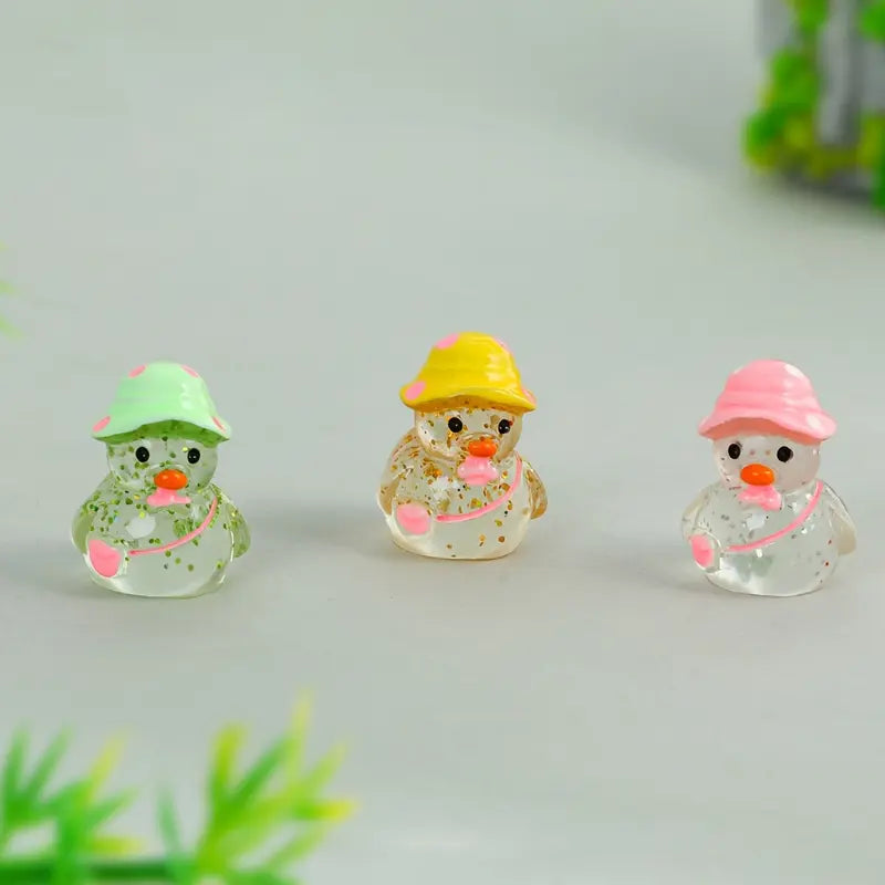 Cute Glow in The Dark Mini Duck Figurines, Resin Sparkle Miniature Duck with Hat for DIY Decoration