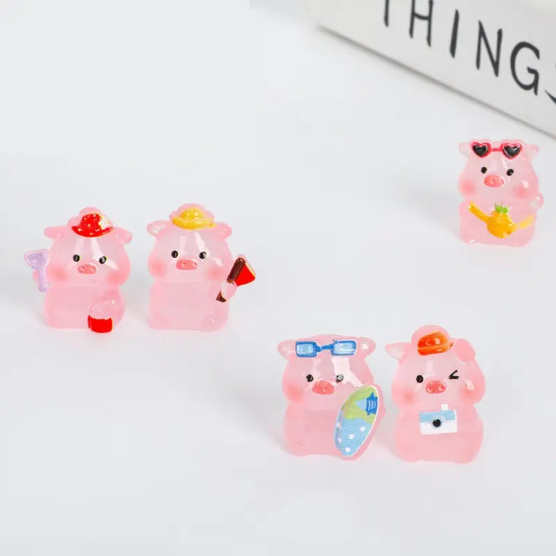 Mini Luminous Pink Pig Figurines, Glow in The Dark Beach Style Tiny Pig Resin Miniature
