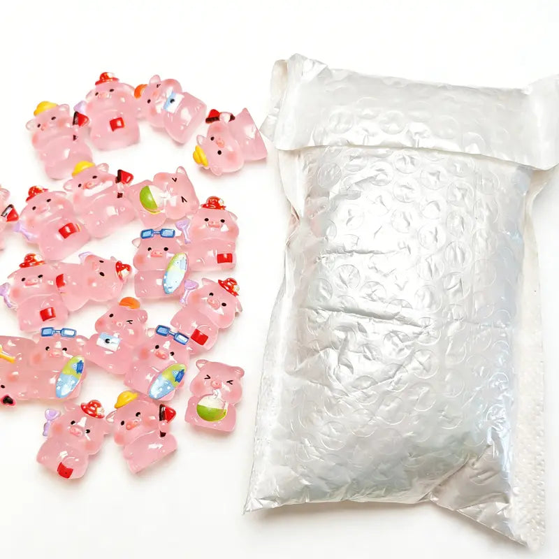 Mini Luminous Pink Pig Figurines, Glow in The Dark Beach Style Tiny Pig Resin Miniature