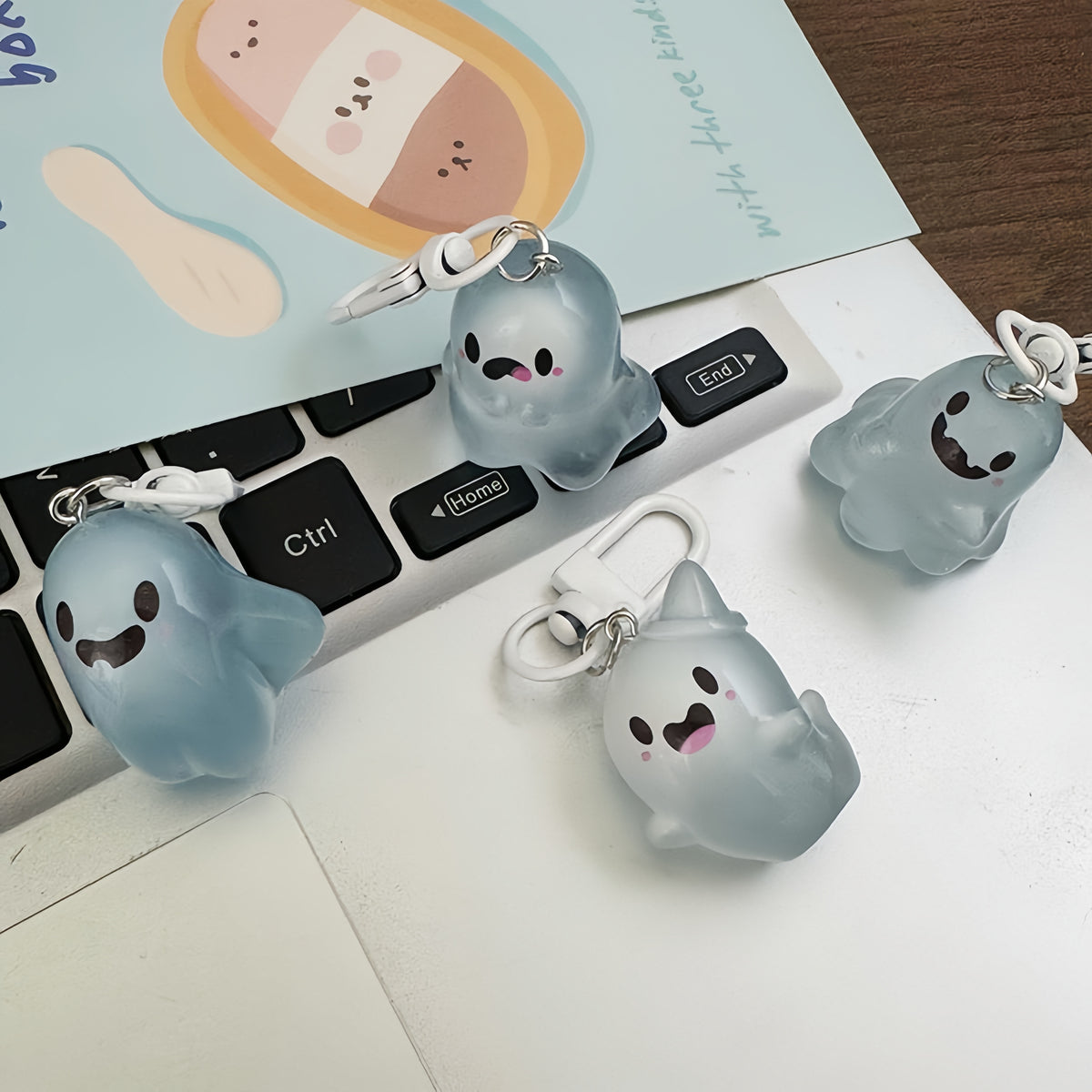 Cute 3D Gradient Little Ghost Keychain, Halloween Cartoon Charm Pendant