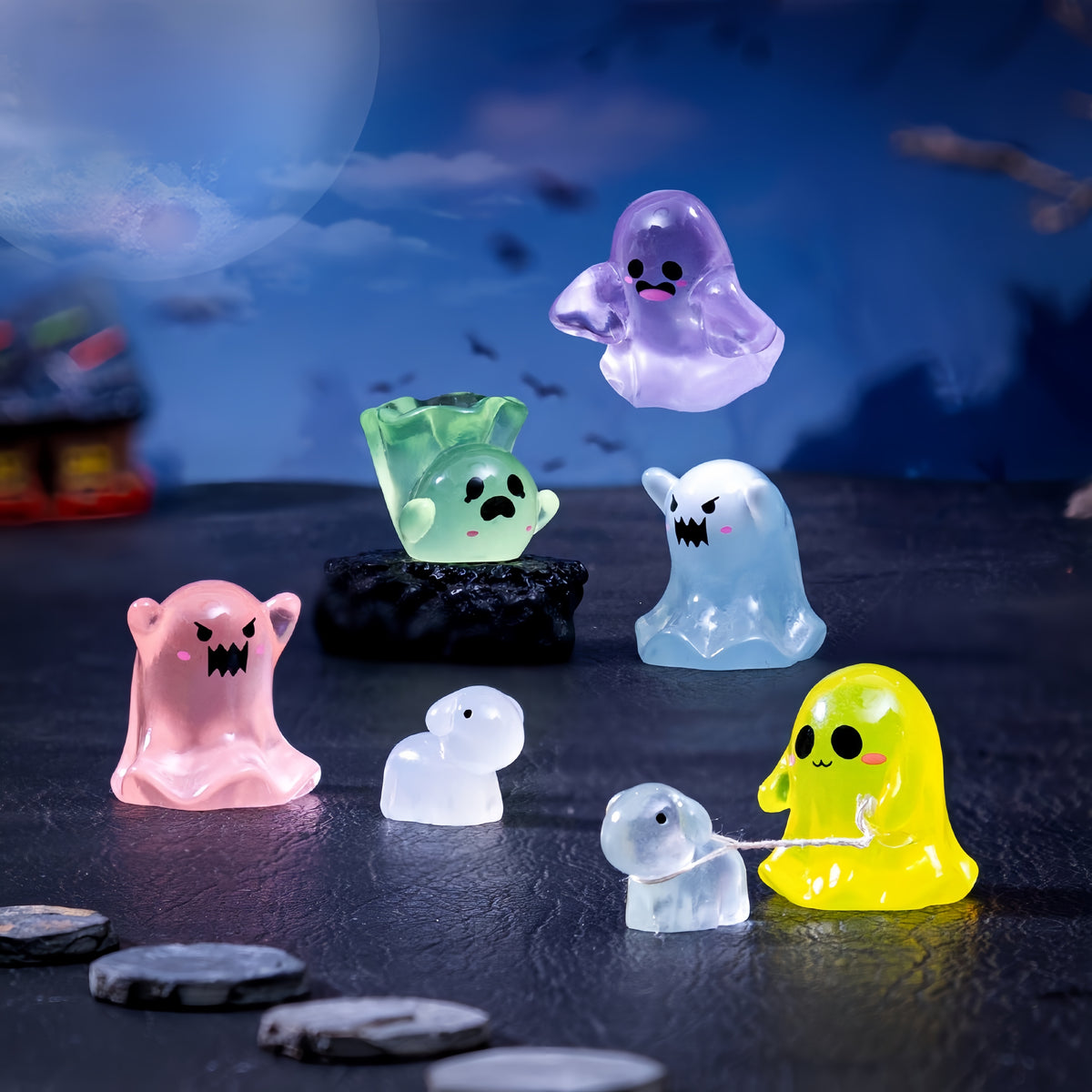 Glow in The Dark Mini Ghost Figurines, Cute Resin Small Ornament for Halloween Desktop Decoration