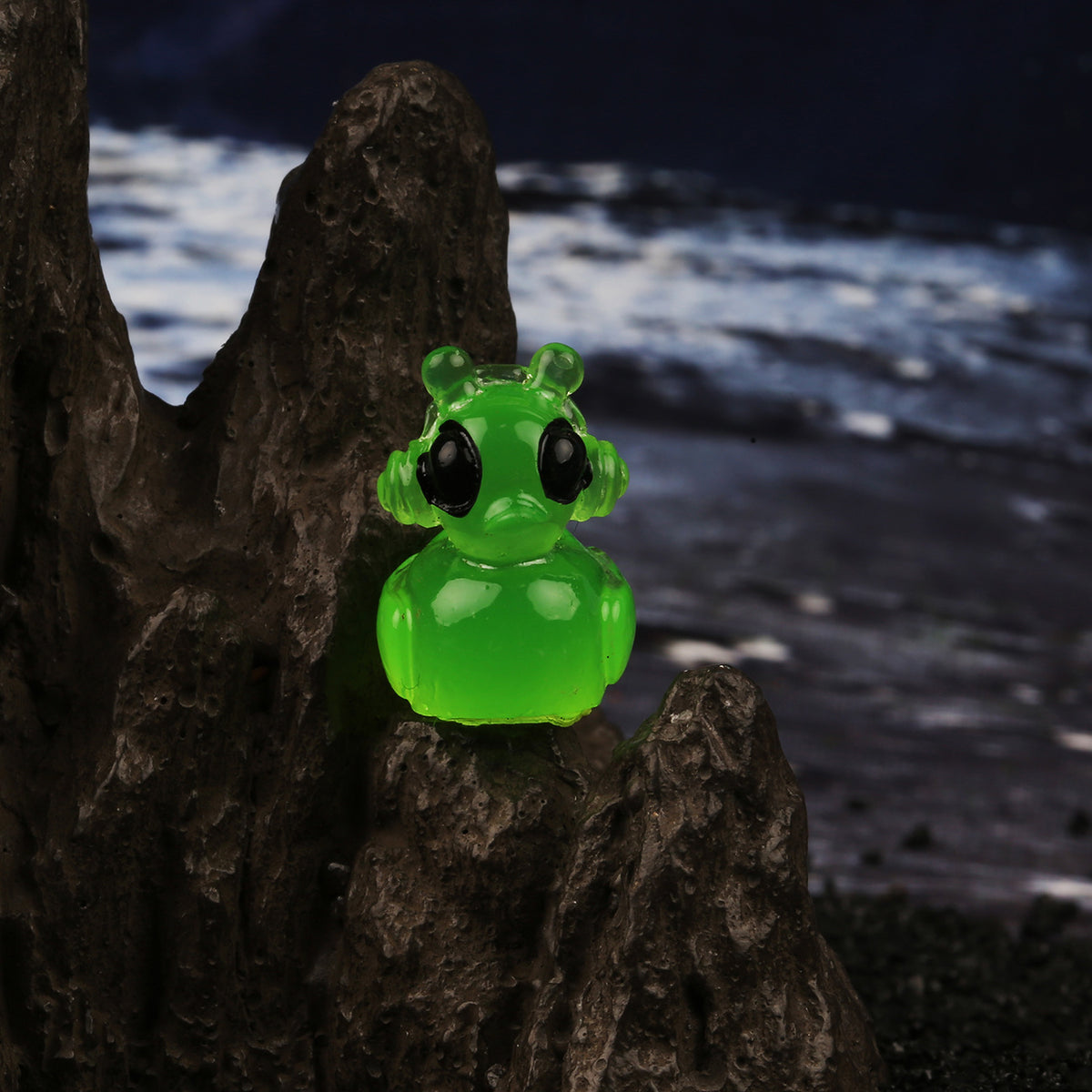 Glow in The Dark Alien Mini Duck Figurines, Resin Space Themed Decor