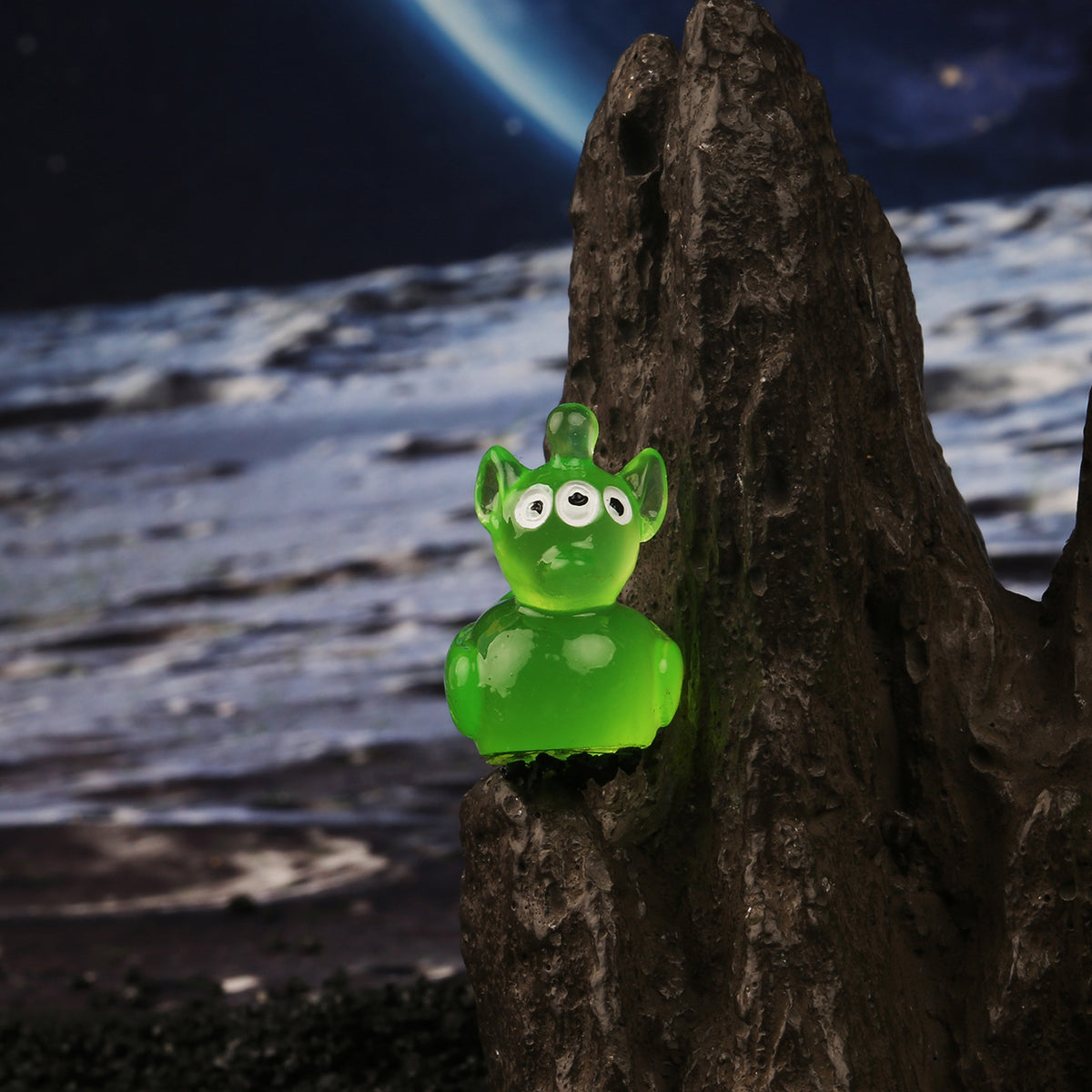 Glow in The Dark Alien Mini Duck Figurines, Resin Space Themed Decor