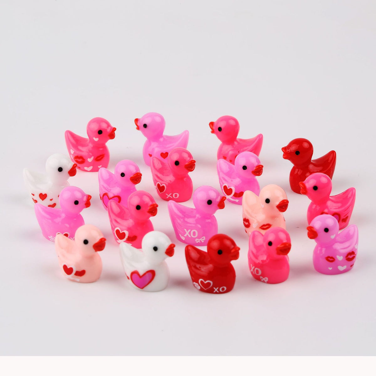 Valentine's Day Mini Painted Duck Figurines Cute Heart XO Resin Ornament